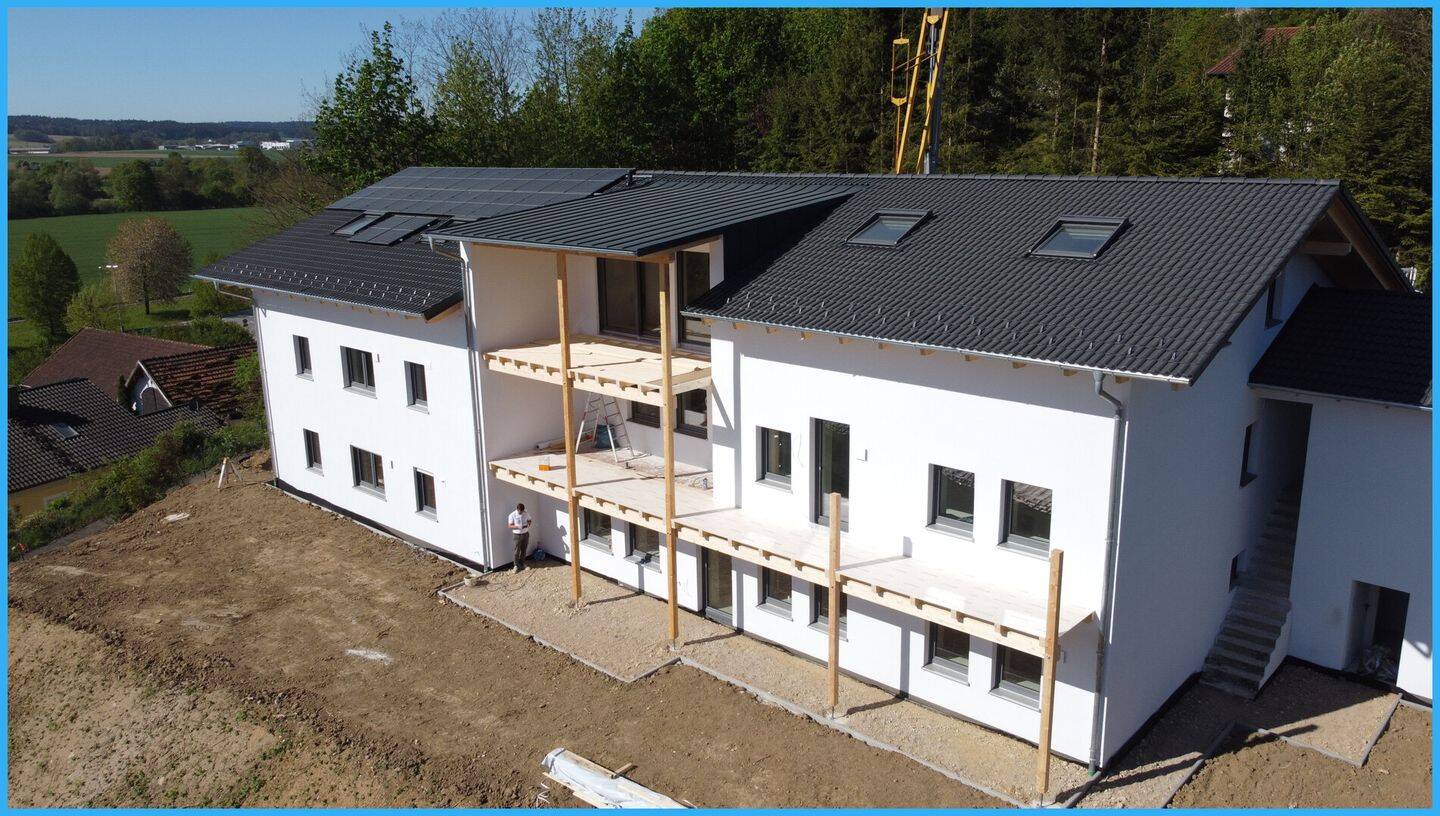 DIPL.-Immowirt MAIER !! nachhaltiges Mehrparteienhaus über den DÄCHERN -KFW 40EE +degr. AfA möglich, 84347 Pfarrkirchen