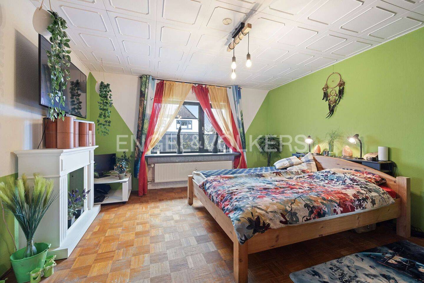 Großzügiges Wohnhaus mit drei Wohneinheiten, 24568 Kaltenkirchen
