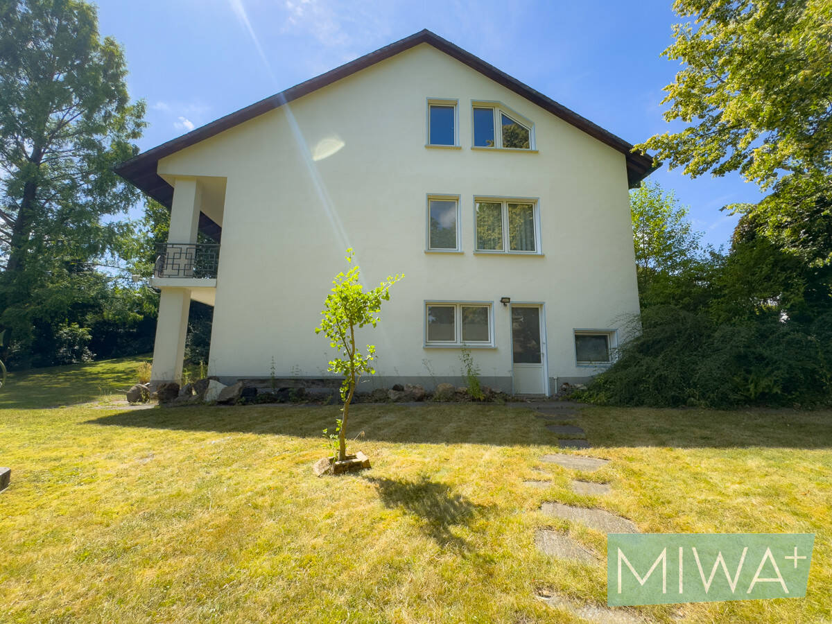 ***Großes Haus mit viel Garten, Balkon, Terrassen und vielem mehr!***, 59581 Warstein