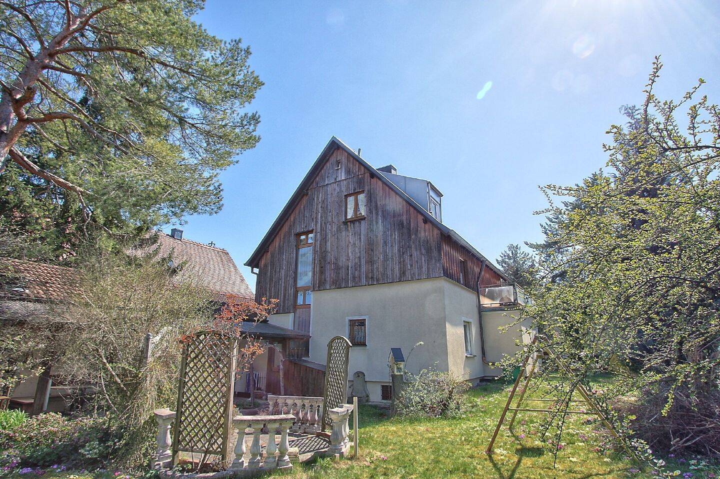 MÜNCHEN: FAMILIENFREUNDLICHES EINFAMILIENHAUS IM SONNENSCHEIN, 80935 München (Feldmoching-Hasenbergl Milbertshofen-Am Hart)