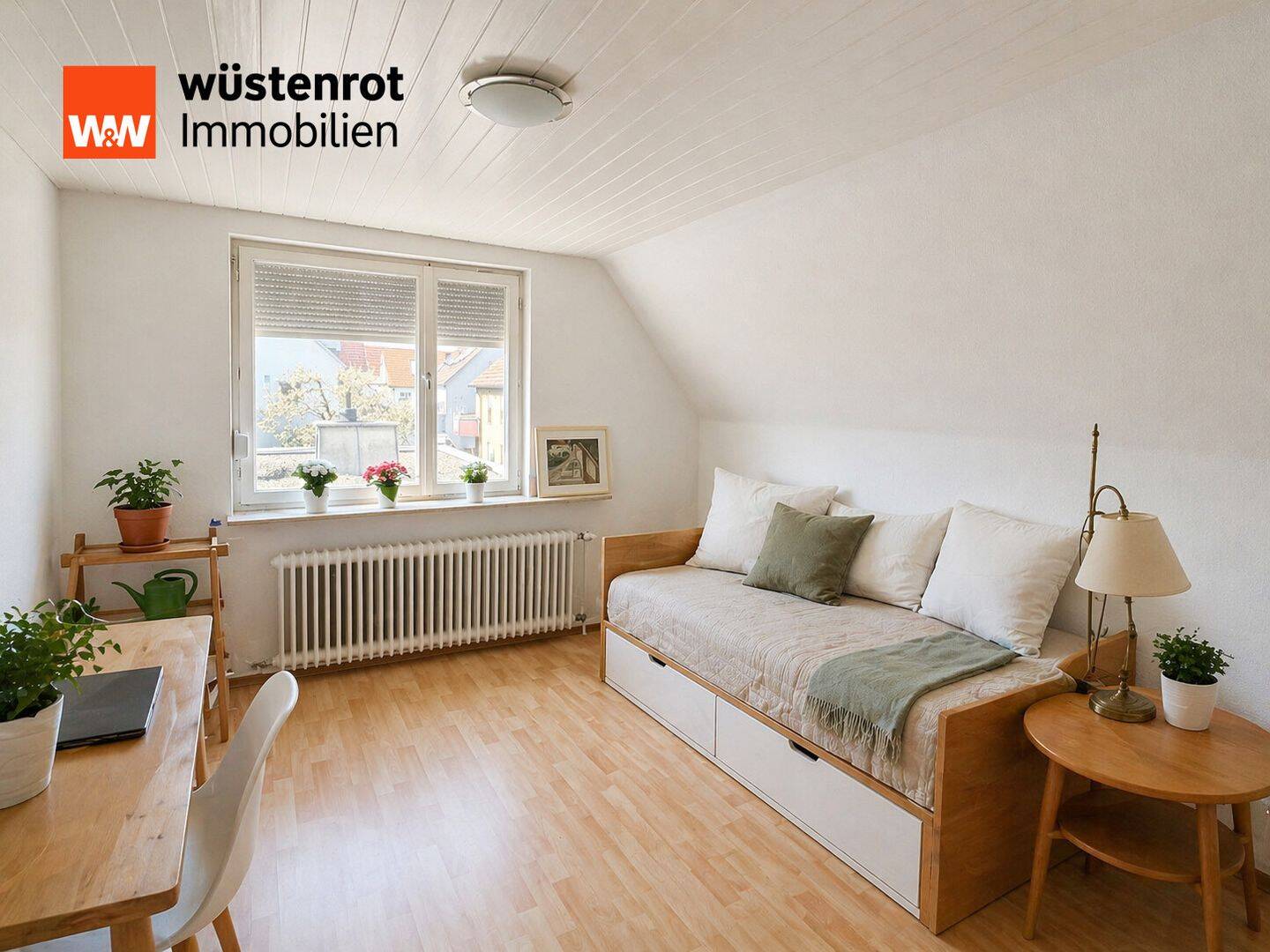 Dachgeschosswohnung auf zwei Ebenen mit Garage, Keller & Ausbaupotenzial, 72770 Reutlingen