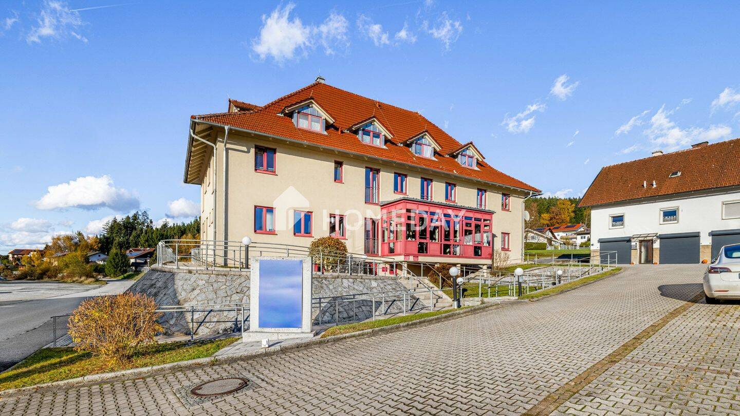 Vielseitig nutzbares MFH mit Pflegeeinrichtung & Wohnungen in ruhiger Aussichtslage, 94239 Ruhmannsfelden