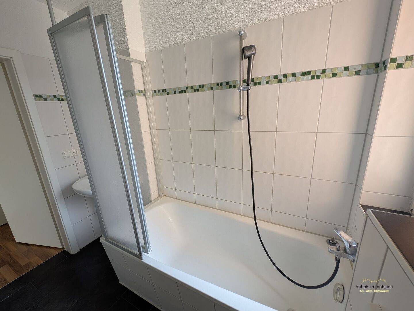 Neu renovierte 4-Raumwohnung im 2. Obergeschoss, 6749 Bitterfeld-Wolfen