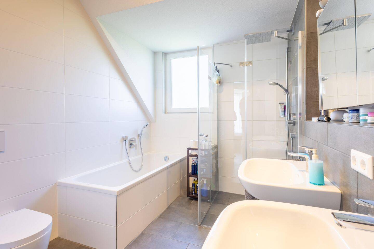 Großzügiges Penthouse mit bequemem Aufzug direkt in die Wohnung – 70499 Stuttgart – Vorschaubild 3