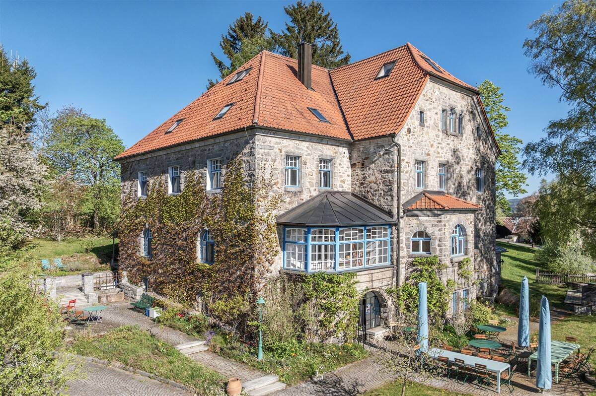 Raum für Generationen: Saniertes Gründerzeitanwesen mit Kutscherhaus im Herzen Niederbayerns, 94139 Breitenberg