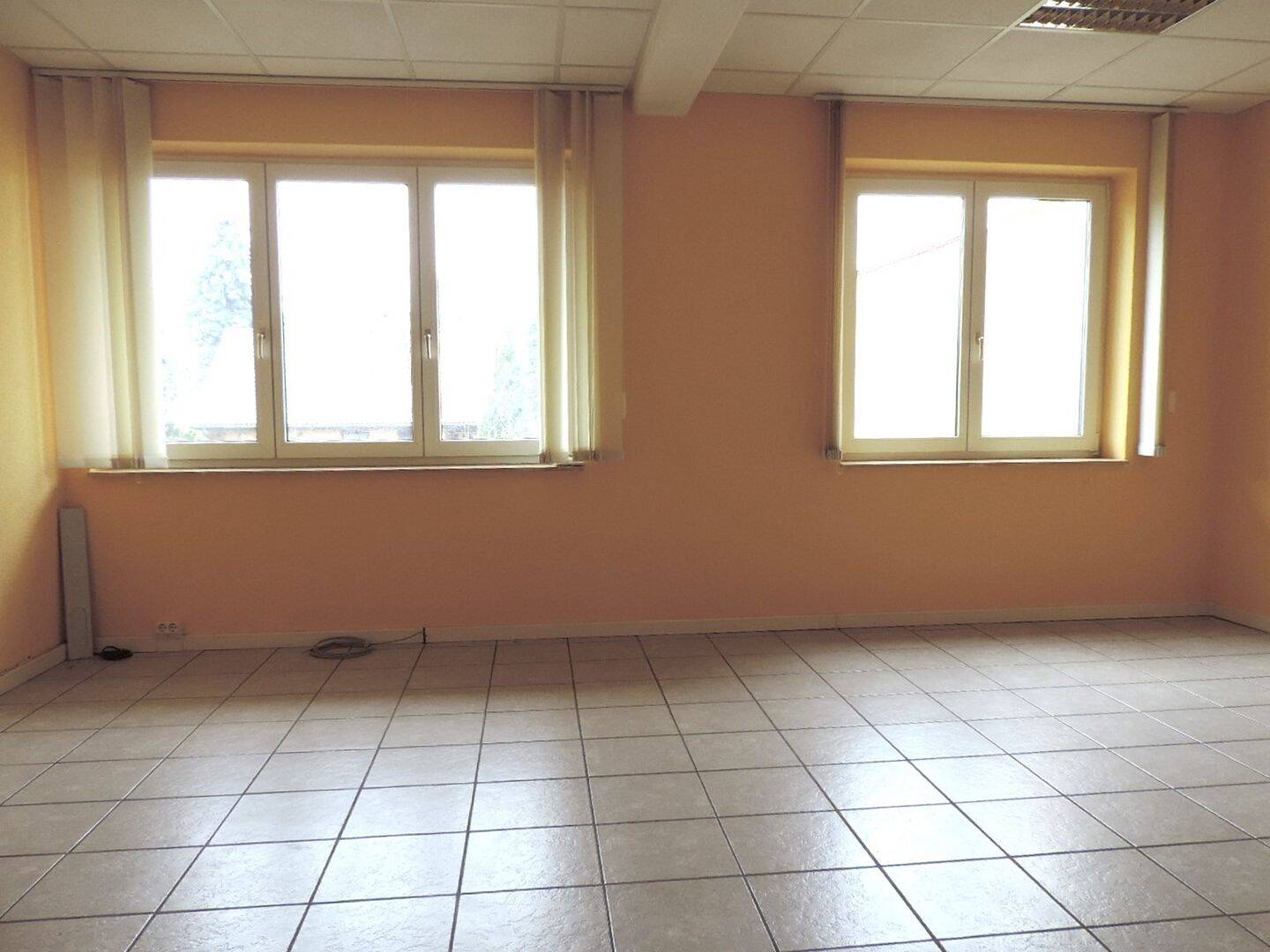 Mehrfamilienhaus mit Gewerbeanteil in einem sehr gutem Zustand, 6844 Dessau-Roßlau (Innenstadt Mildensee Waldersee)