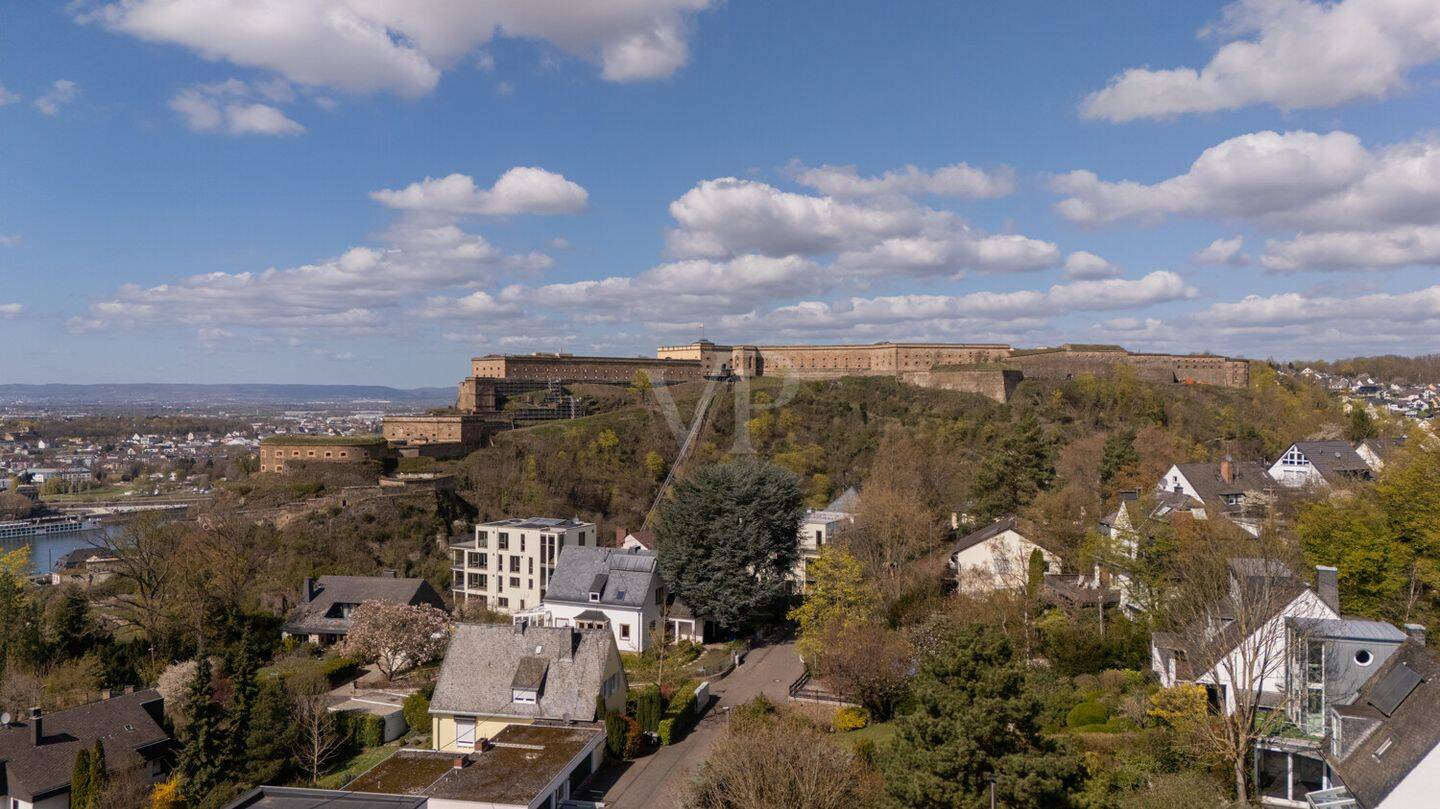 Exklusives Penthouse mit Dachterrasse & Panoramablick, 56077 Koblenz