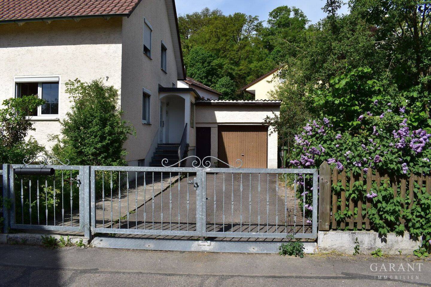 Ein Haus – zwei Wohnungen – großes Grundstück mit Erweiterungspotenzial, 93197 Zeitlarn