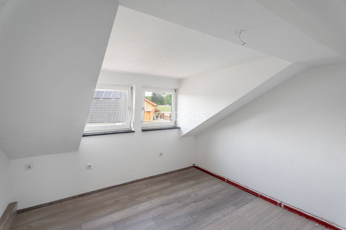 5-Zimmer Dachgeschosswohnung in ruhiger Lage von Kempten-Neuhausen, 87439 Kempten (Allgäu)