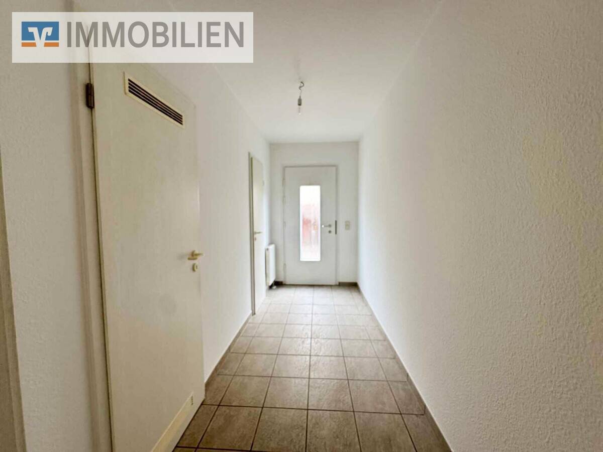 Doppelhaushälfte in ruhiger Wohngegend mit Garten, Garage und Stellplatz, 7639 Bad Klosterlausnitz