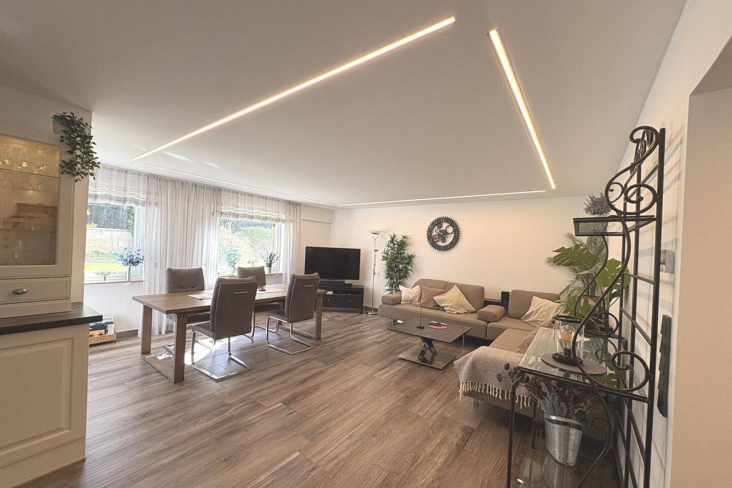 Exklusives Wohnen: zwei Wohneinheiten vereint (mit 360°-Tour)! – 70569 Stuttgart – Vorschaubild 3