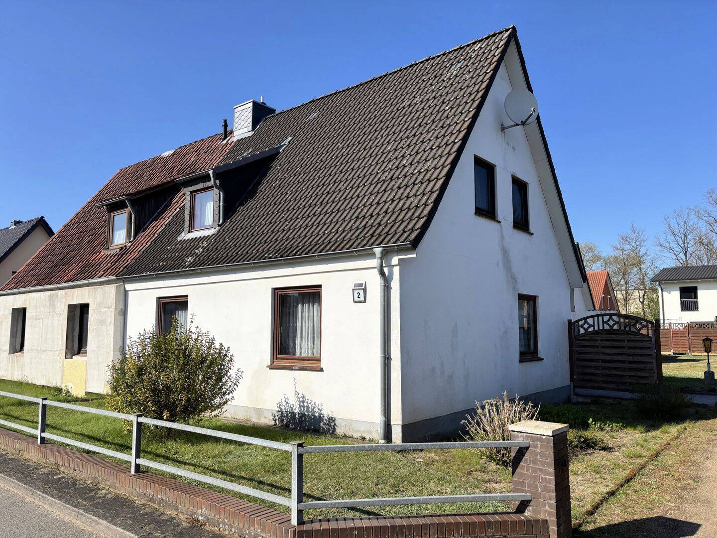 . . . kleine Haushälfte für Selbstnutzer oder zur Vermietung . . ., 21514 Büchen