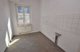 2-Zimmer mit Laminat und Wannenbad in guter Lage
