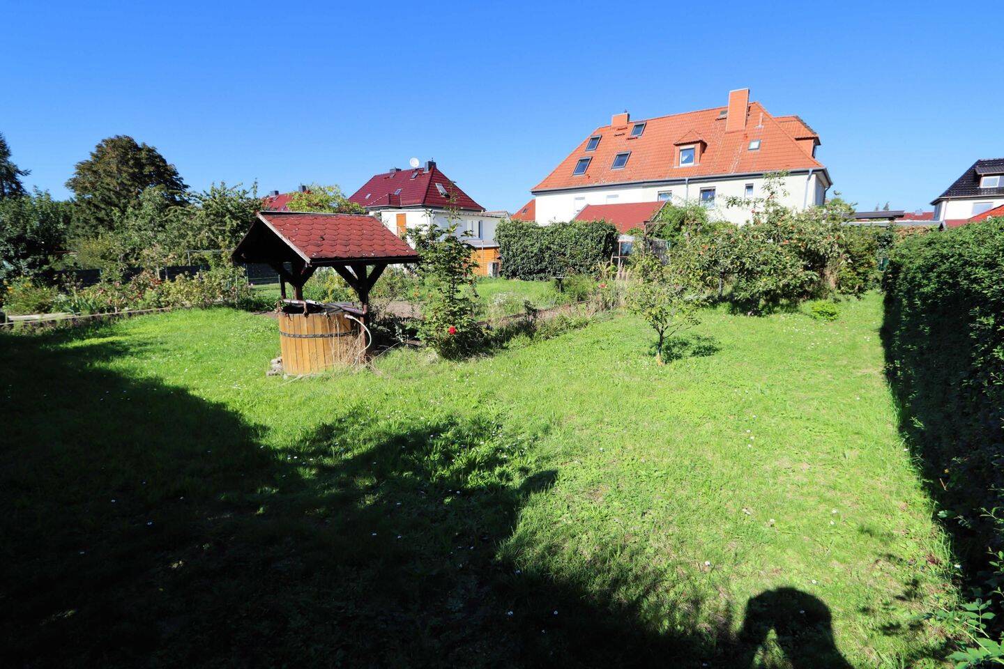 Großzügiges Zweifamilienhaus mit Garten, Keller und zwei Garagen – ideal für Mehrgenerationenwohnen, 6237 Leuna