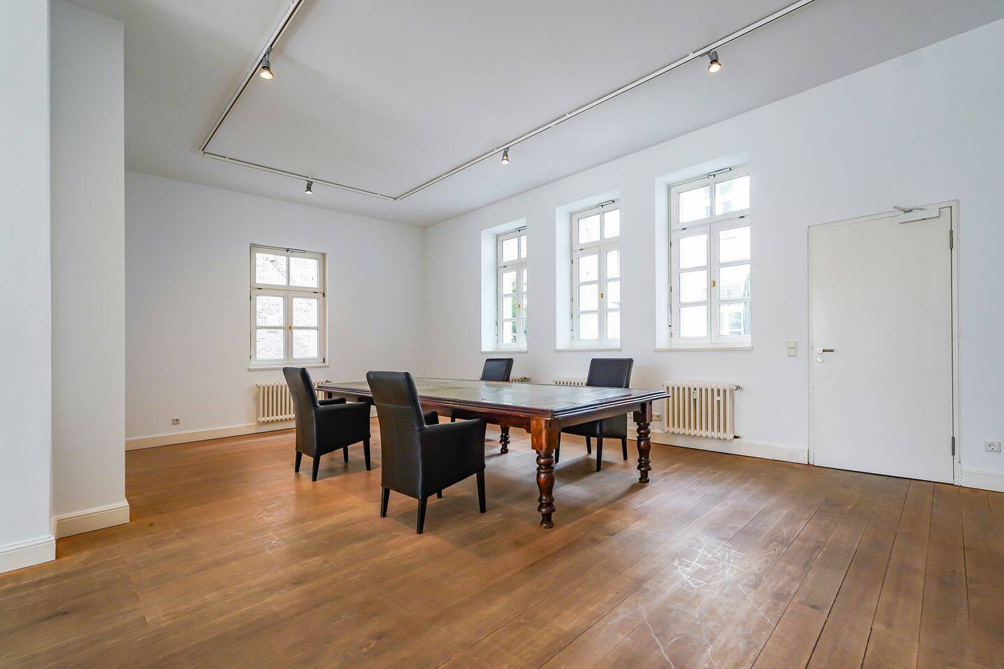 Wohnen und Arbeiten in herrschaftlicher Stadtvilla mit Historie in der Kaiserswerther Altstadt, 40489 Düsseldorf (Angermund Kaiserswerth Kalkum Lohausen Wittlaer)