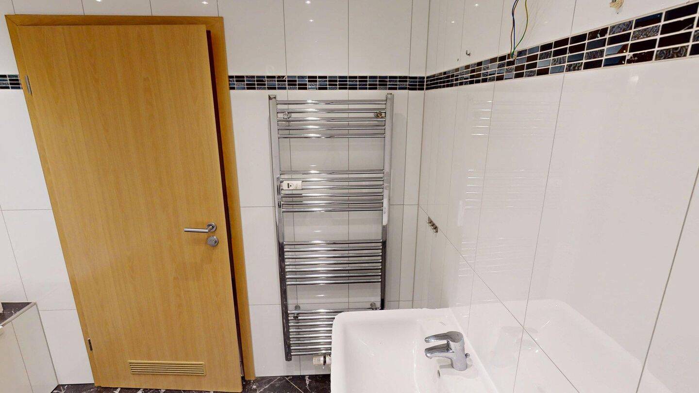 Großzügige Erdgeschosswohnung mit Badewanne, 42659 Solingen (Burg Höhscheid Solingen-Mitte)