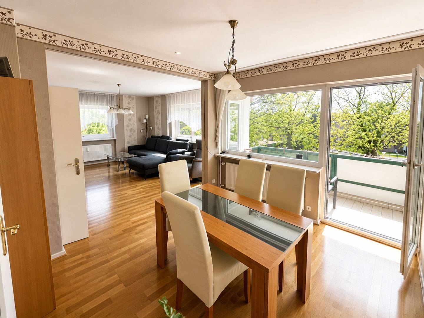 Freundliche 4-Zimmer-Eigentumswohnung mit Balkon in gepflegter Wohnanlage in Heide, 25746 Heide