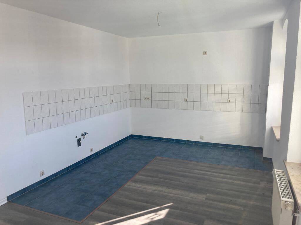 Am Park! Günstige 2,5-Zi. mit Aufzug, Laminat, Abstellraum und Dusche! – Chemnitz – Vorschaubild 3