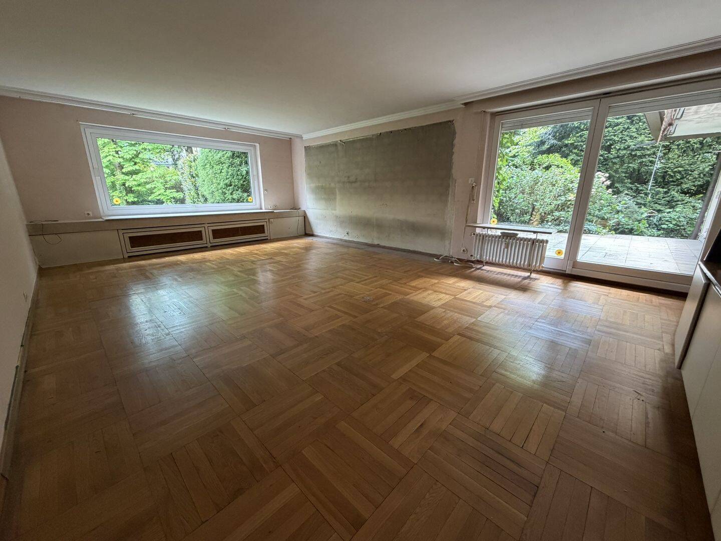 Seltene Gelegenheit: Zentrale Erdgeschoss-Wohnung mit toller Terrasse und Dachstudio…Zugang zur Parkanlage…Hier wird ein Traum erfüllt!, 76530 Baden-Baden (Ebersteinburg Innenstadt Lichtental Varnhalt Weststadt)