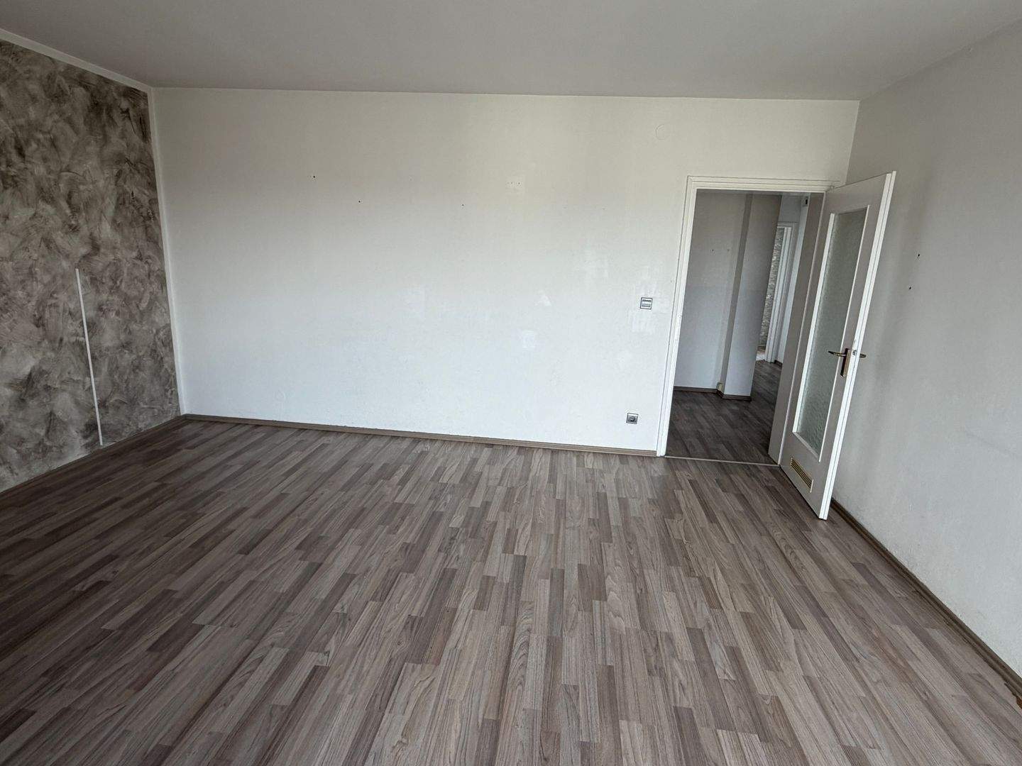 Geräumige 3-Zimmer-Wohnung mit Balkon, Aufzug und Stellplatz in Fürth – Stadtteil Hardhöhe, 90766 Fürth (Eigenes Heim Hardhöhe Unterfarrnbach Weststadt)