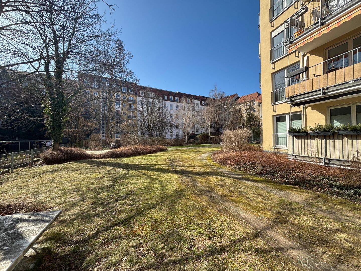 Tolle 1-Zimmer-Wohnung mit Terrasse und Stellplatz in Dresden, 1309 Dresden