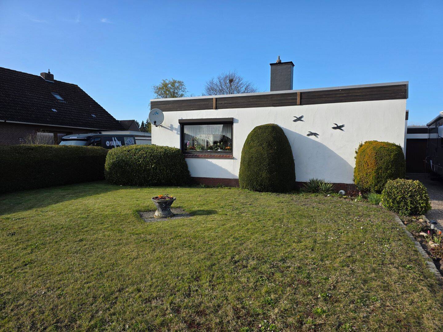 Solides Flachdachhaus mit Gartenidylle in angenehmer Wohnlage, 26826 Weener