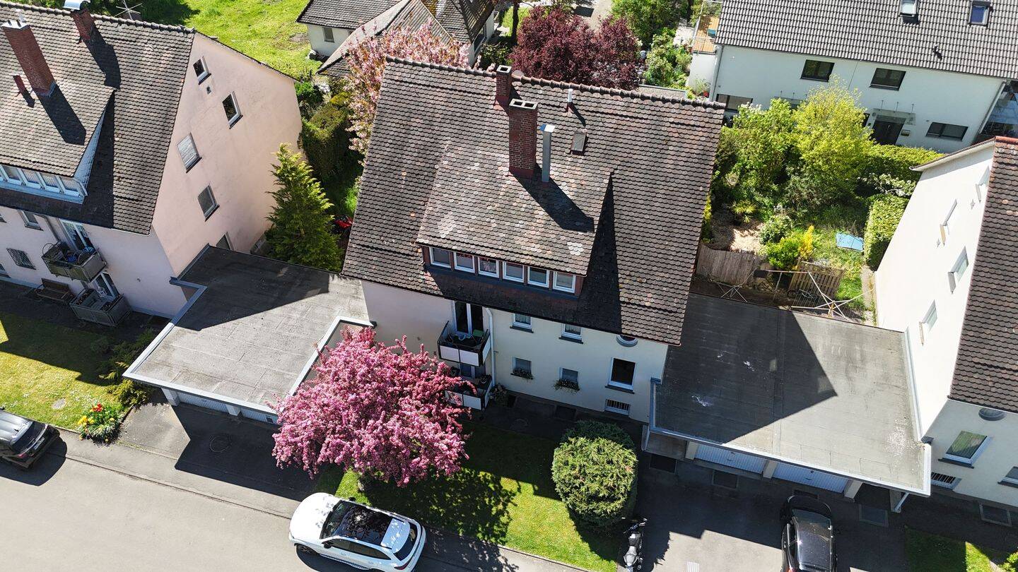 Gepflegtes Mehrfamilienhaus mit 3 schönen,  vermieteten 4-Zimmer-Wohnungen, 78479 Reichenau