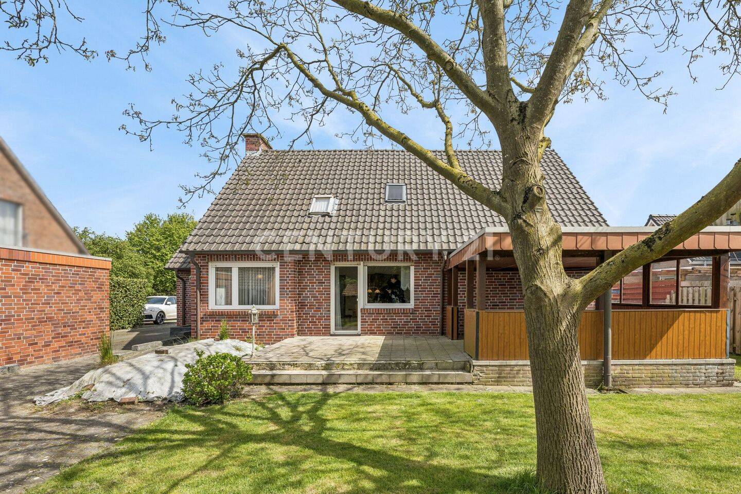 Füchtenfeld: Sehr großes EFH mit schönem Garten und Garage!, 49835 Wietmarschen