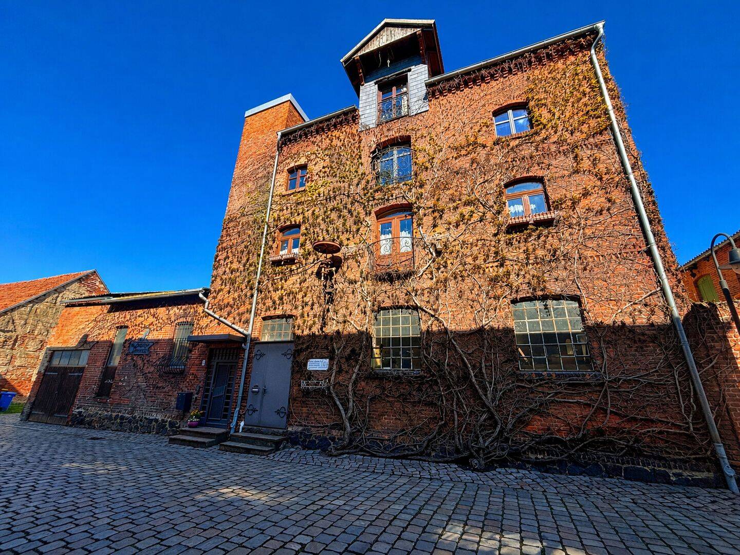 Mehr als nur Wohnen – außergewöhnliche Wohnung mit ehemaliger Schmiede & Loft-Perspektive, 39590 Tangermünde