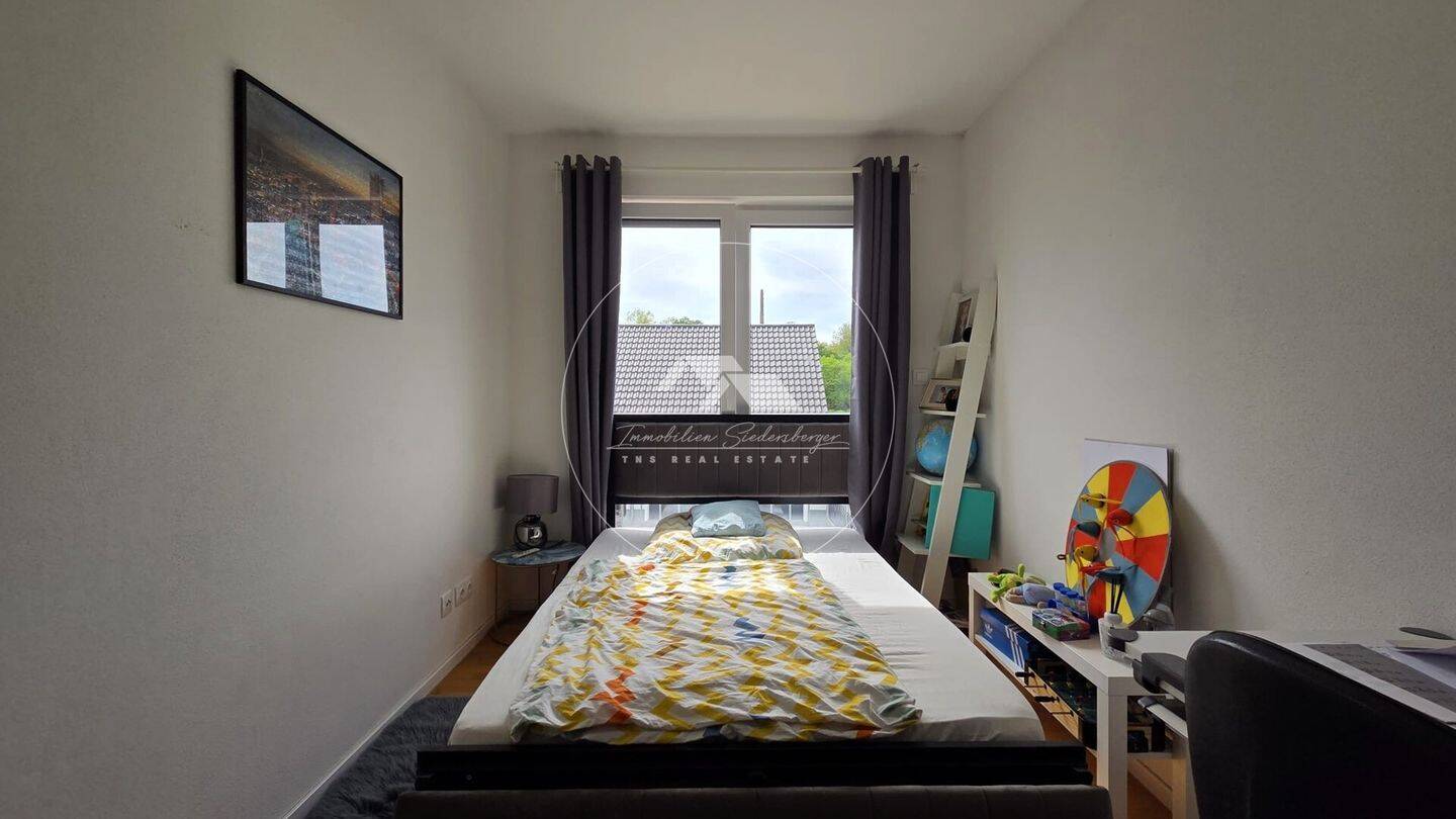 Exklusive Dachgeschosswohnung mit großem Balkon, Designküche & hochwertiger Ausstattung in Top-Lage von Teublitz, 93158 Teublitz