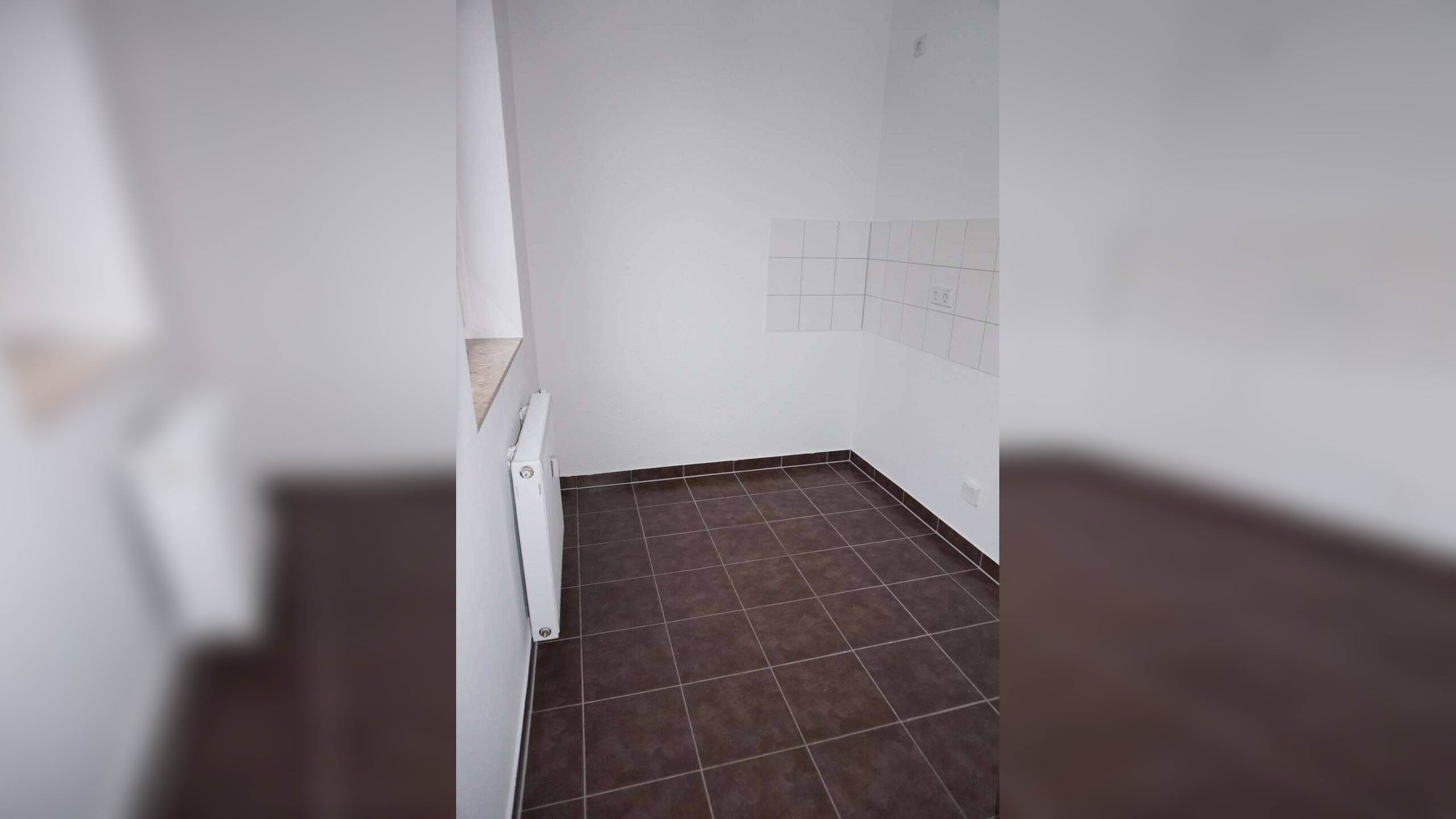 Mieter ab 1.8. gesucht  / Laminat / Bad mit Dusche / Uni-Nähe