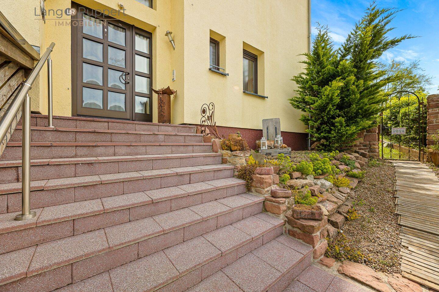 Außergewöhnliches Einfamilienhaus mit Turm und großem Garten – 64658 Fürth – Vorschaubild 3