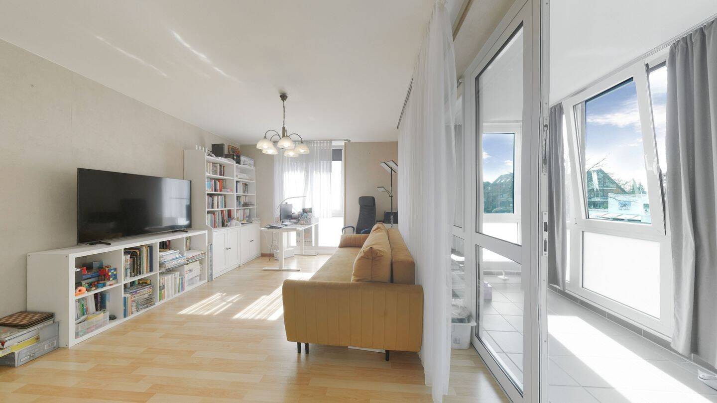 Familienfreundliche 4,5 Zi.-Wohnung mit Balkon. Wintergarten, Grünblick, in Nähe Rhein & ISD, 40489 Düsseldorf (Angermund Kaiserswerth Kalkum Lohausen Wittlaer)