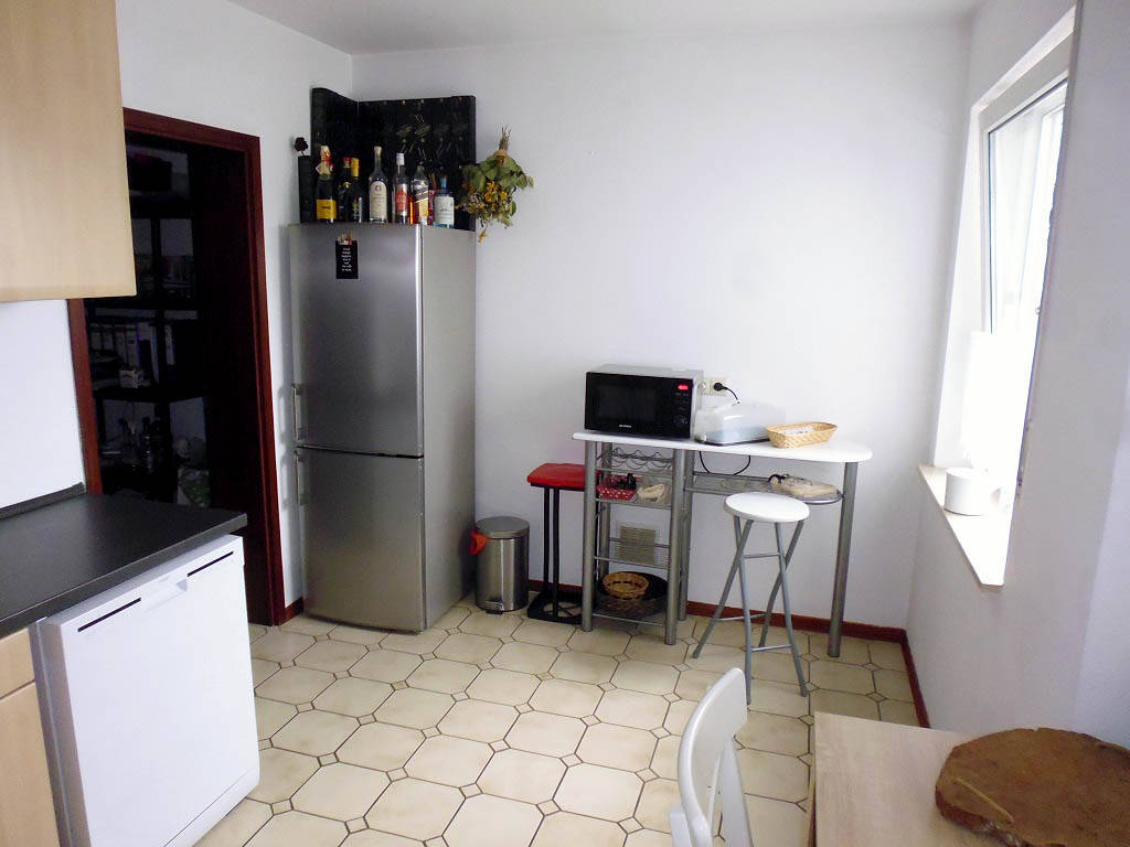 Schicke 2-Zi-Wohnung in ruhigem Wohngebiet mit Einbauküche und Stellplatz, 56218 Mülheim-Kärlich