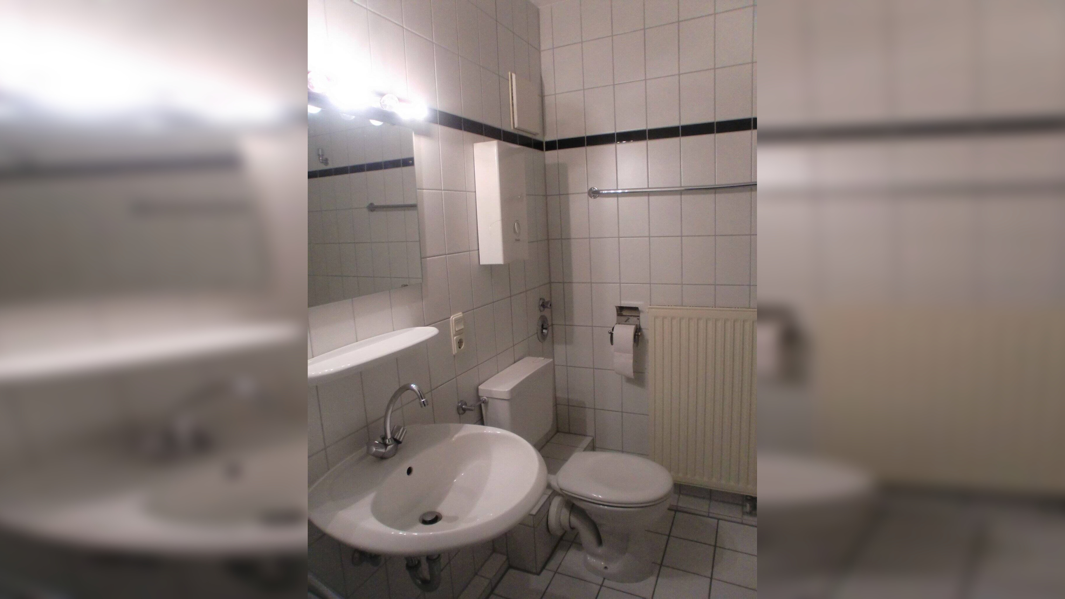 Moderne und ruhig gelegene Dachgeschosswohnung mit Balkon! Vermietet! – 52080 Aachen – Vorschaubild 3