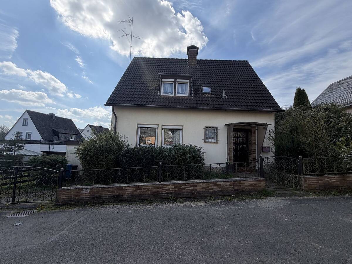 Potenzial trifft Lage – Einfamilienhaus in Bitburg, 54634 Bitburg