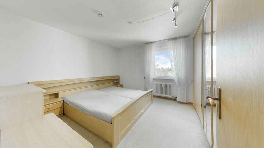 Gepflegte 2-Zimmer-Wohnung mit Balkon, Aufzug und guter Raumaufteilung, 92242 Hirschau