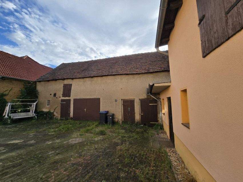 Einfamilienhaus und Scheune!, 6780 Zörbig