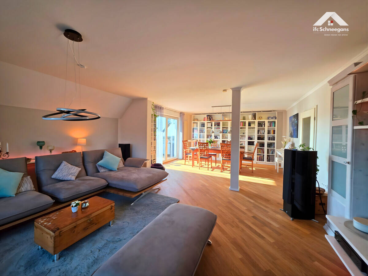 Modernisierte 5-Zimmerwohnung mit Garten und 2 Stellplätzen in Fürth (138 m²) | mit Einbauküche, 90766 Fürth (Eigenes Heim Hardhöhe Unterfarrnbach Weststadt)