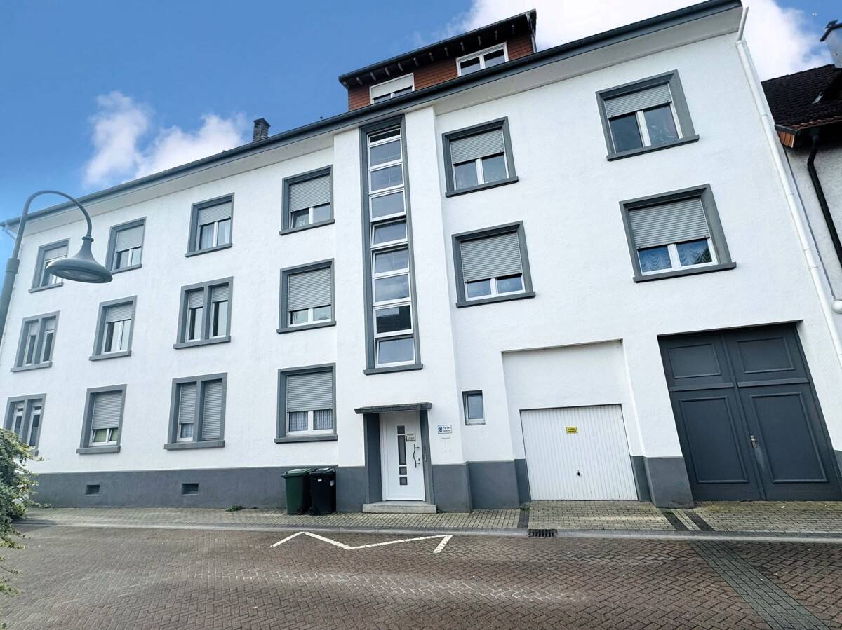 Heimkommen + Wohlfühlen! Moderne 4-Zimmer-Maisonette-Wohnung mit 2 Bädern, EBK + toller Dachterrasse, 76661 Philippsburg