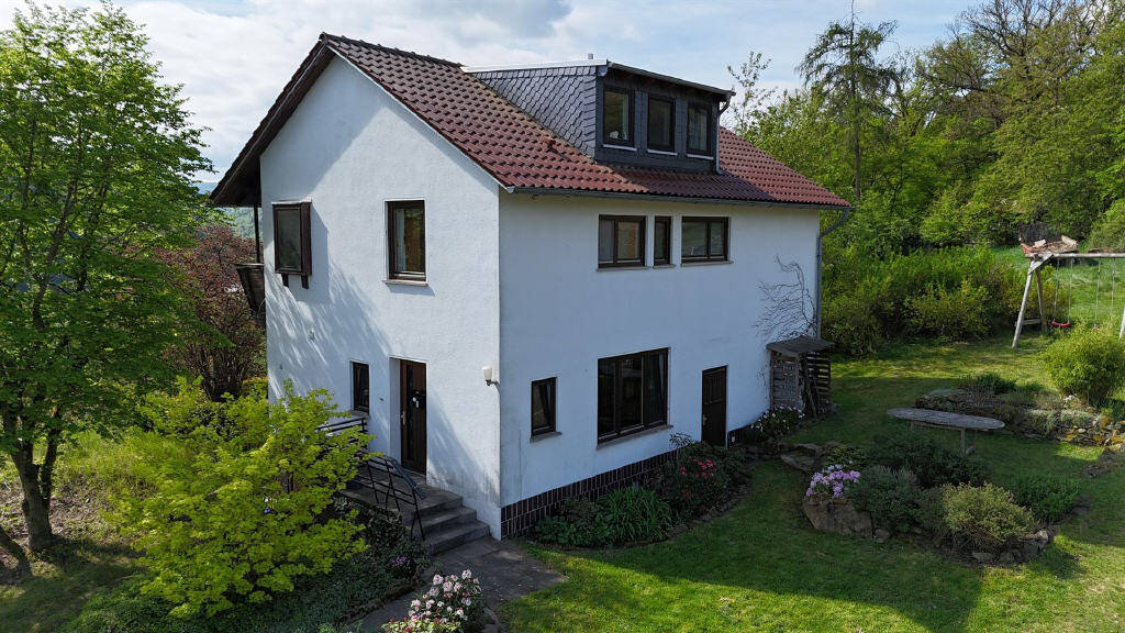 Wohnhaus mit großem Grundstück und einmaligem Seeblick in Waldeck / Nieder-Werbe, 34513 Waldeck
