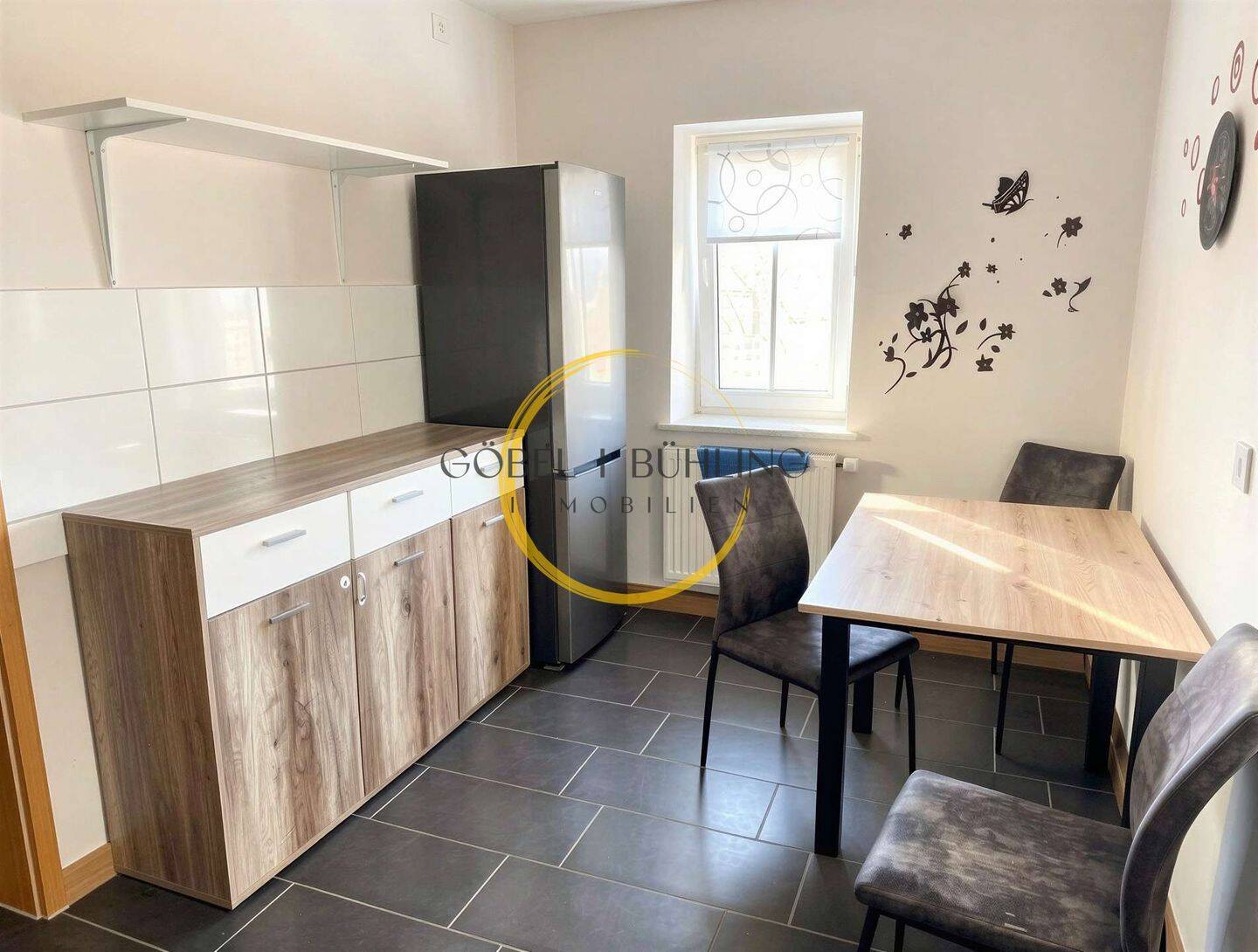 Helle 4-Zimmer-Wohnung im DG mit modernem Bad und Stellplatz in attraktiver Lage von Weida, 7570 Weida
