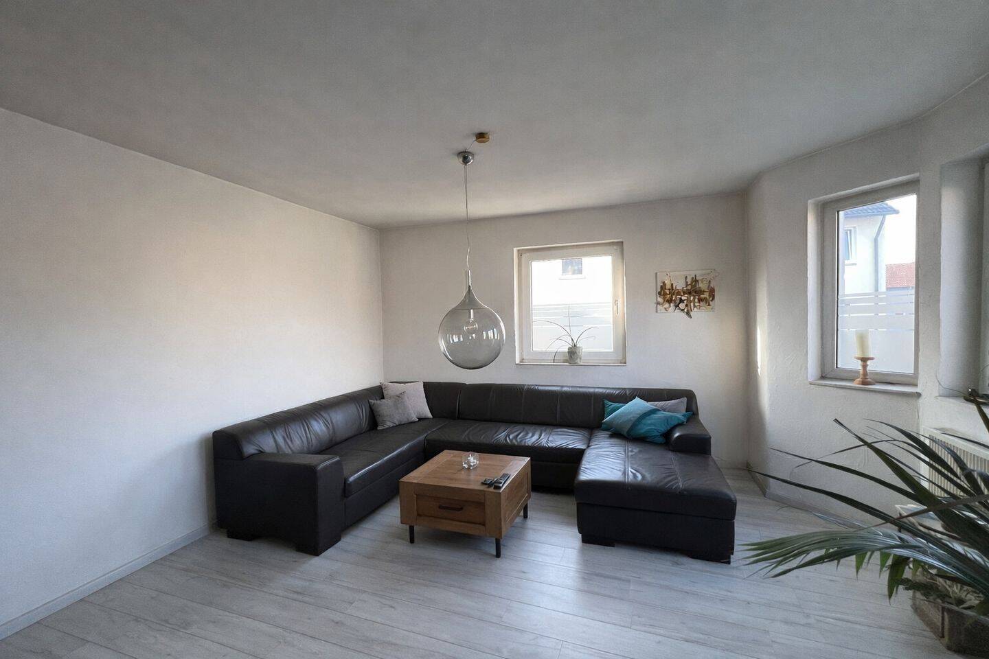 “Vielseitiges Mehrfamilienhaus mit 3 Einheiten + ELW, großem Grundstück & zusätzl. Baupotenzial”, 30890 Barsinghausen