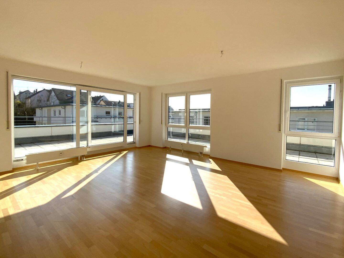 Penthouse-Traum mit 65 m² Dachterrasse – 4 Zimmer, Aufzug, 2 TG-Stellplätze, 71696 Möglingen