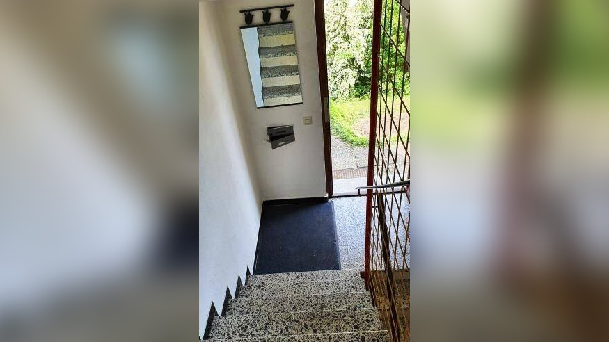Zweifamilienhaus mit viel Potenzial in bevorzugter Lage von Weikersheim, 97990 Weikersheim
