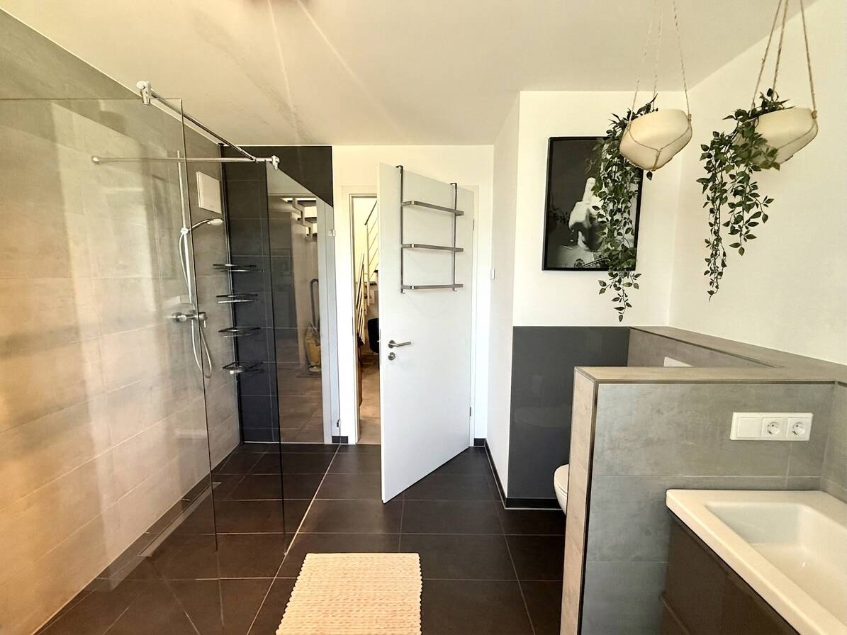 Einmalige Maisonette-Wohnung in bester Lage || 4-Zimmer || Tiefgarage – 50859 Köln – Vorschaubild 3