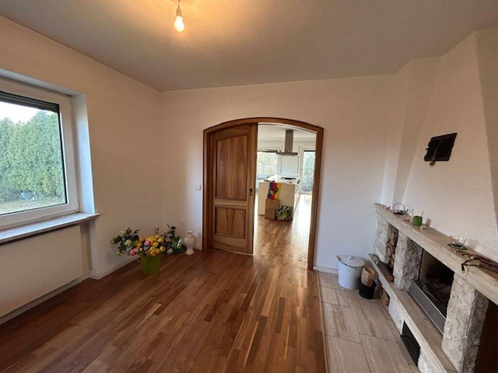 Charmantes 6,5-Zi-Einfamilienhaus mit EBK, offenem Kamin, Heizung 2021, Terrasse & Garage, gute Lage, 95691 Hohenberg a.d. Eger