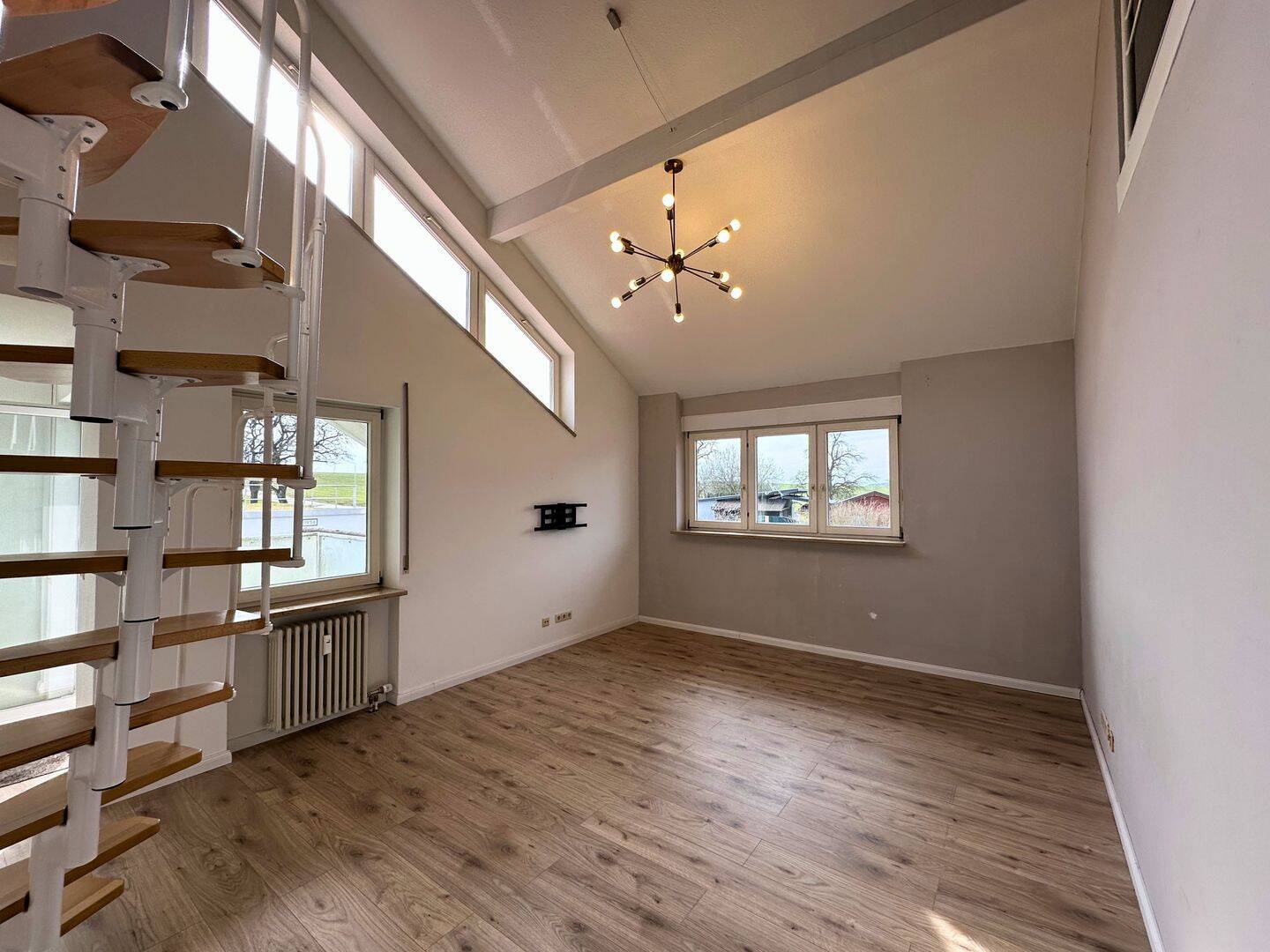 Sonnige Galeriewohnung mit Naturblick, 78247 Hilzingen