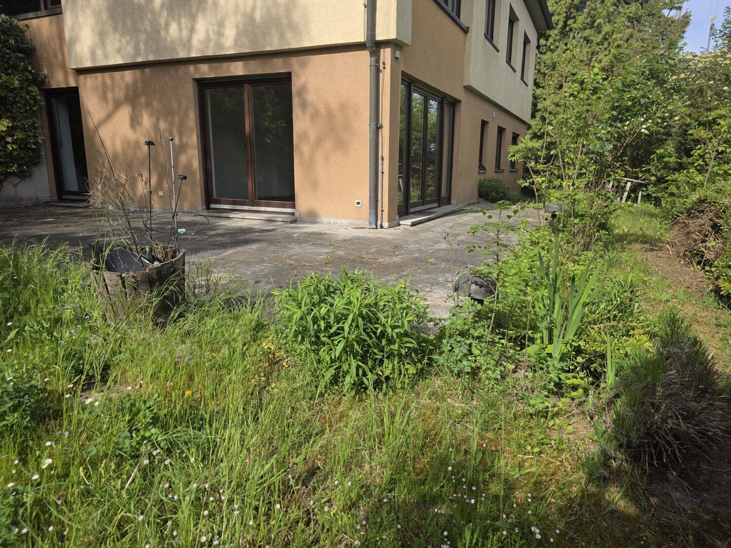 Ruhig gelegene 3,5-Zimmer-Wohnung mit EBK, Terrasse und eigenem Gartenbereich zu vermieten, 97082 Würzburg (Altstadt Heidingsfeld Steinbachtal Zellerau)
