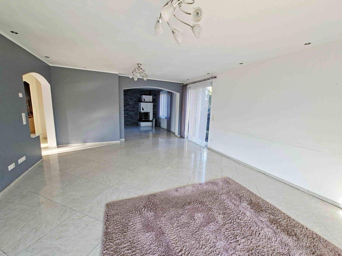 Großzügig geschnittenes Komforthaus mit wohnl. Souterrain, 275 m² Wohn-/Nutzfläche, architektengeplant in Sindorf, 50170 Kerpen